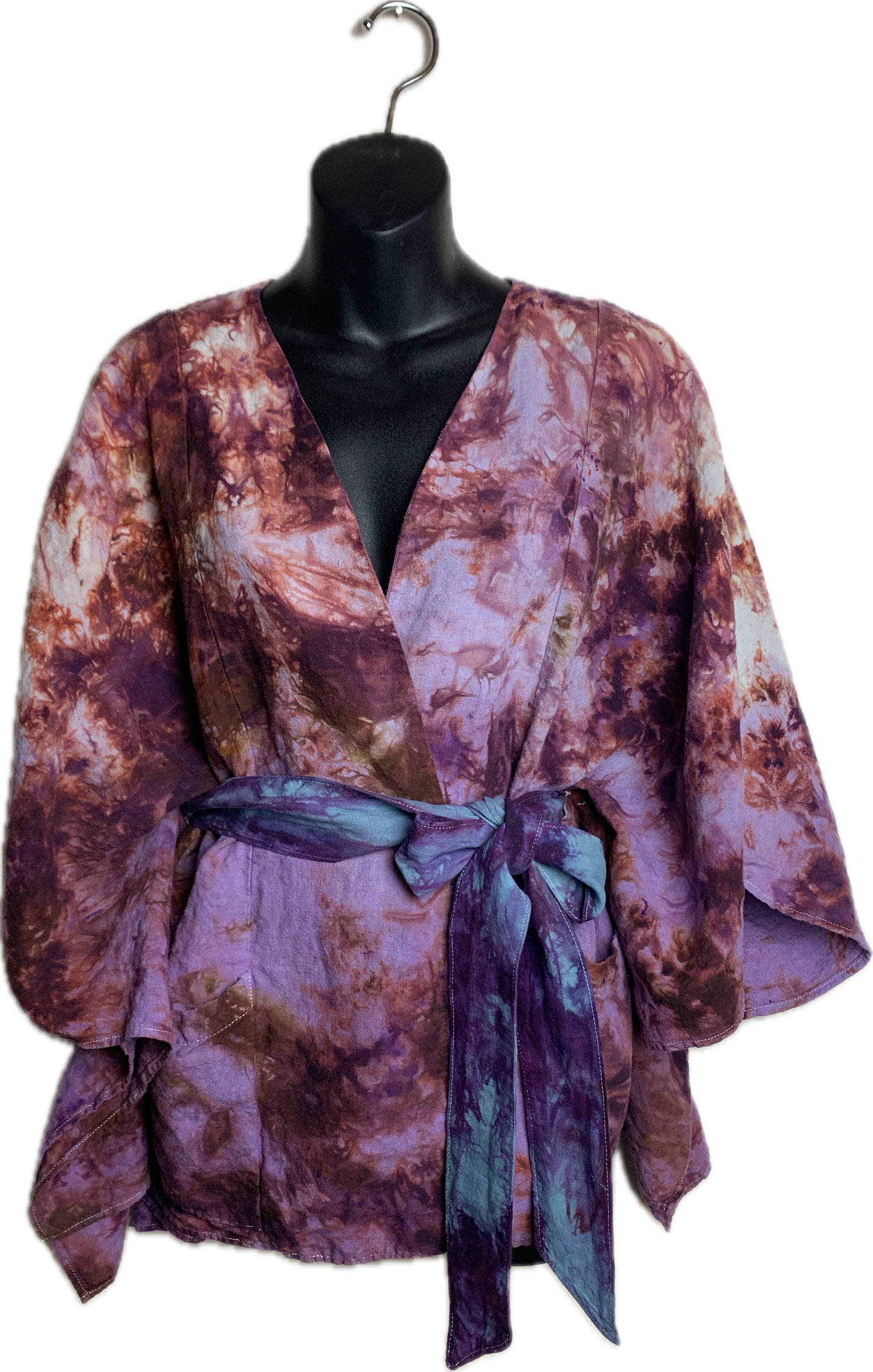 The Magnolia Jacket in linen: Berry