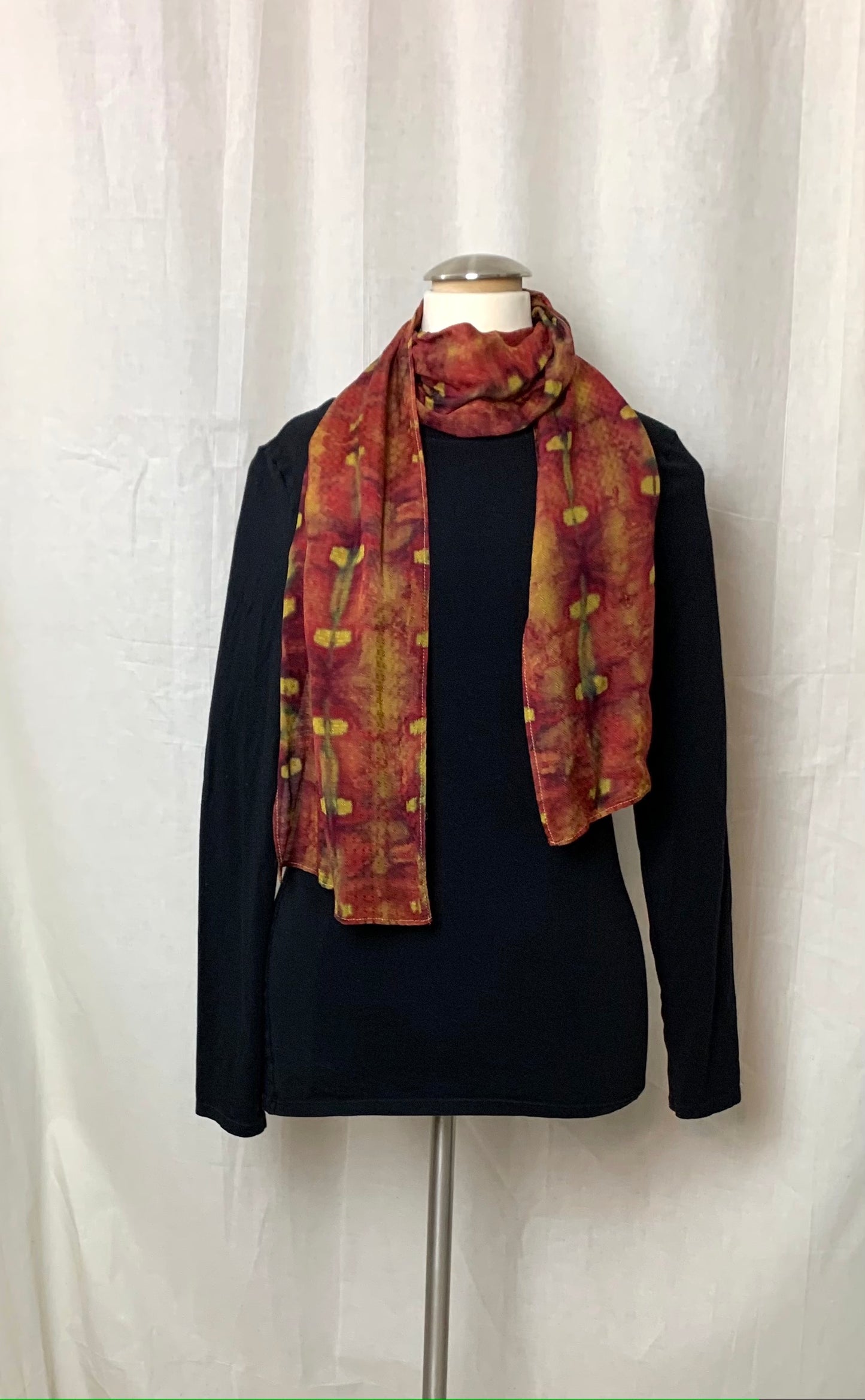 Juniper Scarf: Red Eyes